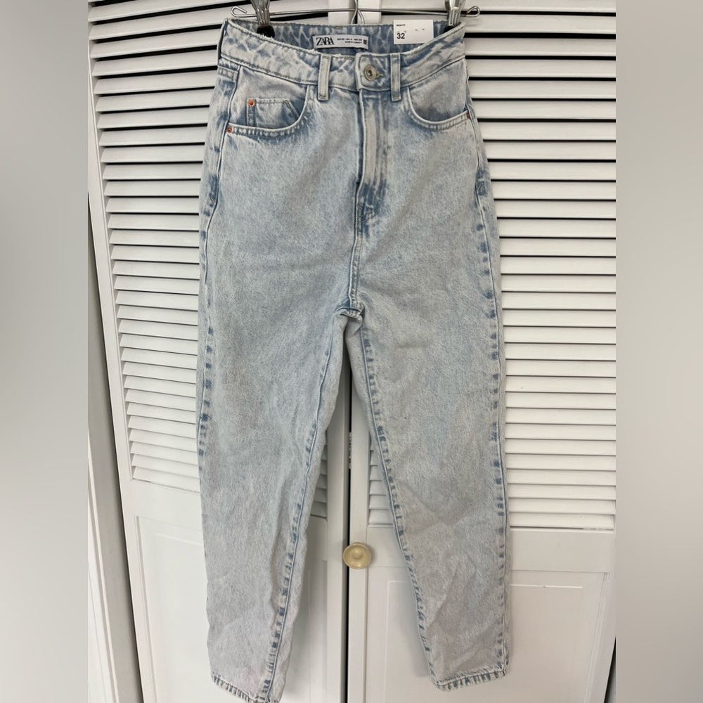 Zara light wash mom jeans size 0 NWT